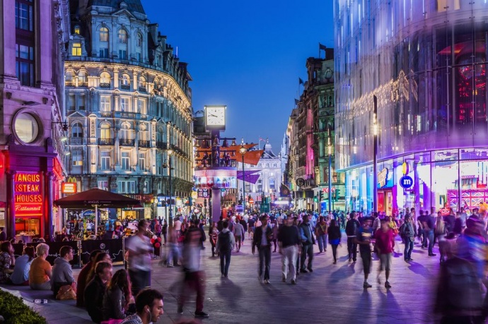 West End shows changing timetable due to the Christmas Eve rail strike announcement